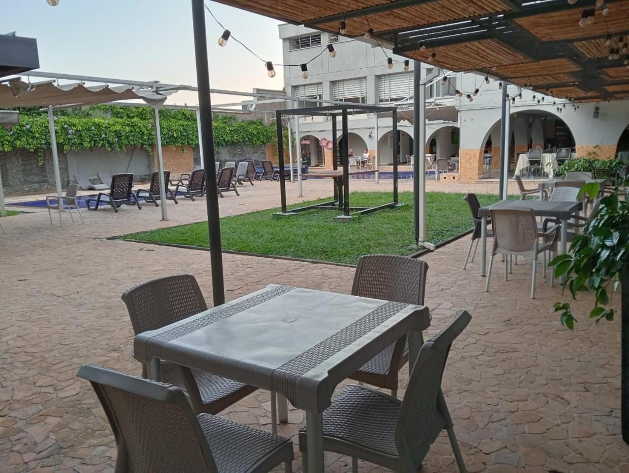 Hotel Don Gregorio Картаго Экстерьер фото