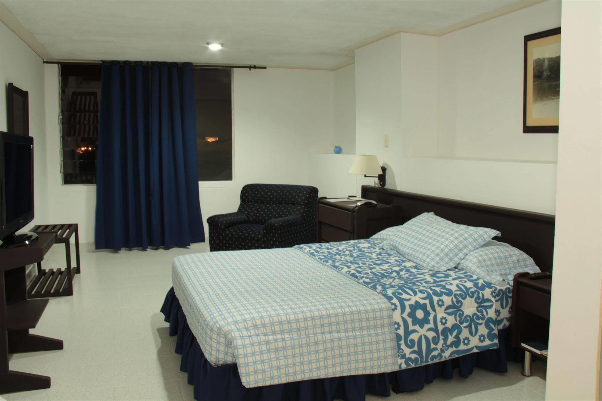 Hotel Don Gregorio Картаго Экстерьер фото